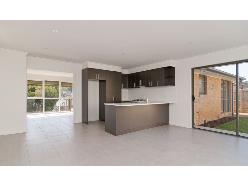 60 Cardigan Road, Mooroolbark VIC 3138