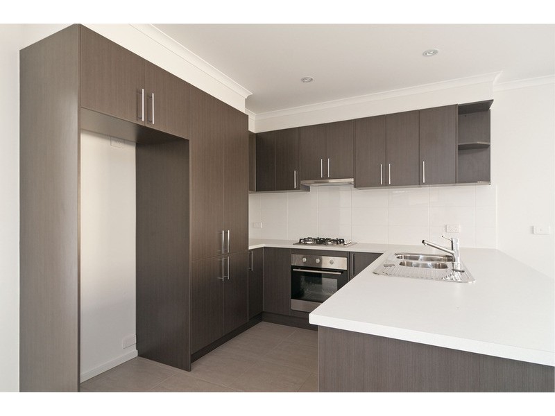 60 Cardigan Road, Mooroolbark VIC 3138