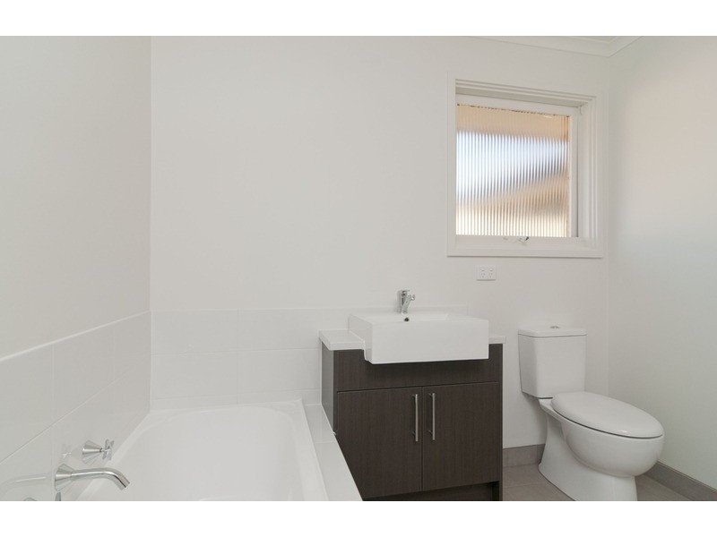 60 Cardigan Road, Mooroolbark VIC 3138