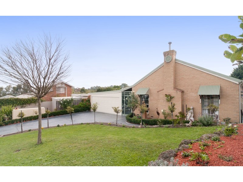 2 Vigano Court, Mooroolbark VIC 3138