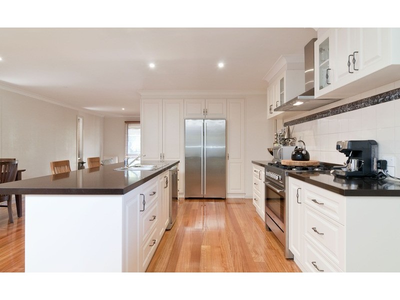 2 Katrina Court, Mooroolbark VIC 3138