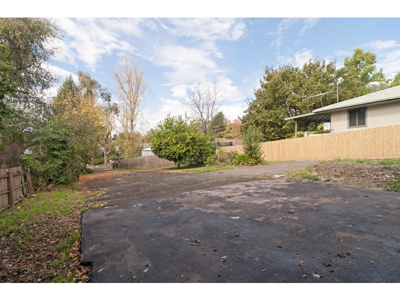 1a Alamein Avenue, Kilsyth VIC 3137