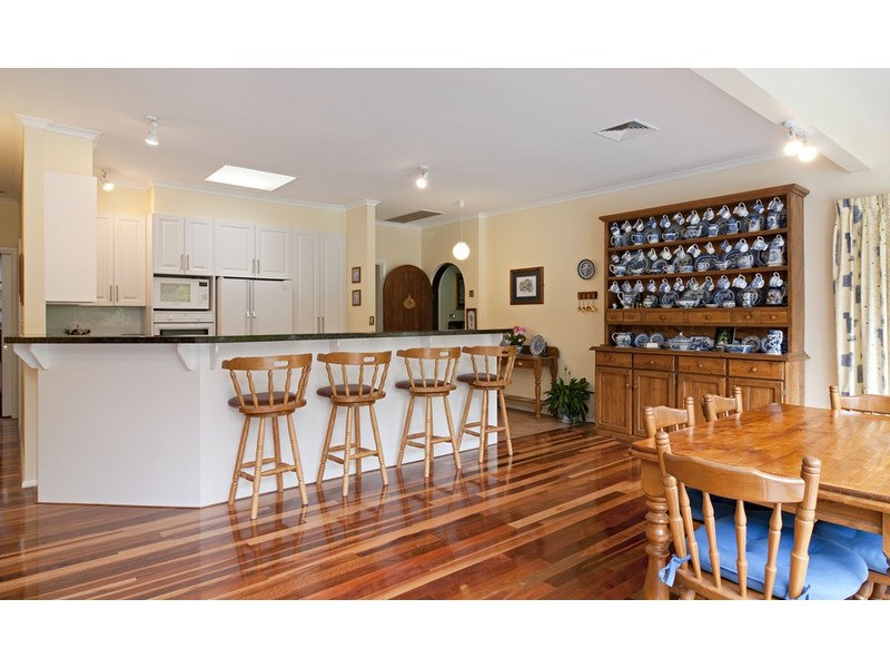 16 Chapman Court, Mooroolbark VIC 3138