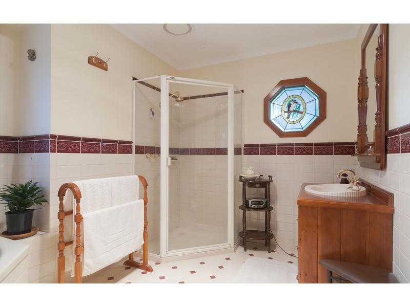 8 Rachael Drive, Mooroolbark VIC 3138