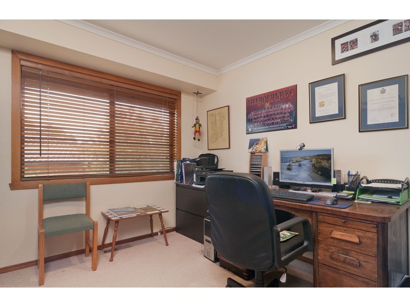 8 Rachael Drive, Mooroolbark VIC 3138