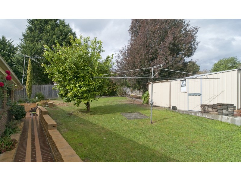 8 Rachael Drive, Mooroolbark VIC 3138