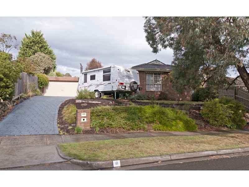 8 Rachael Drive, Mooroolbark VIC 3138