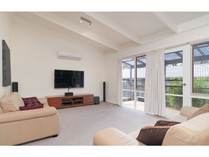 9 Stewart Avenue, Wandin North VIC 3139