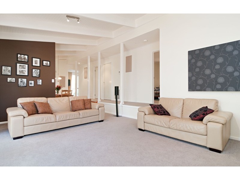 9 Stewart Avenue, Wandin North VIC 3139