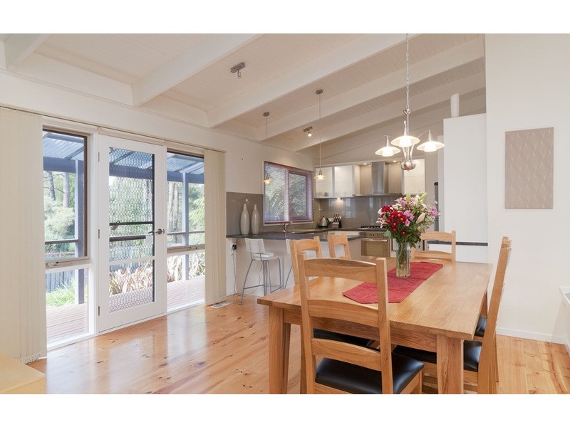 9 Stewart Avenue, Wandin North VIC 3139