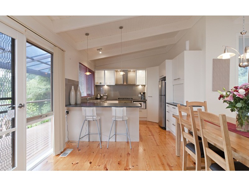 9 Stewart Avenue, Wandin North VIC 3139