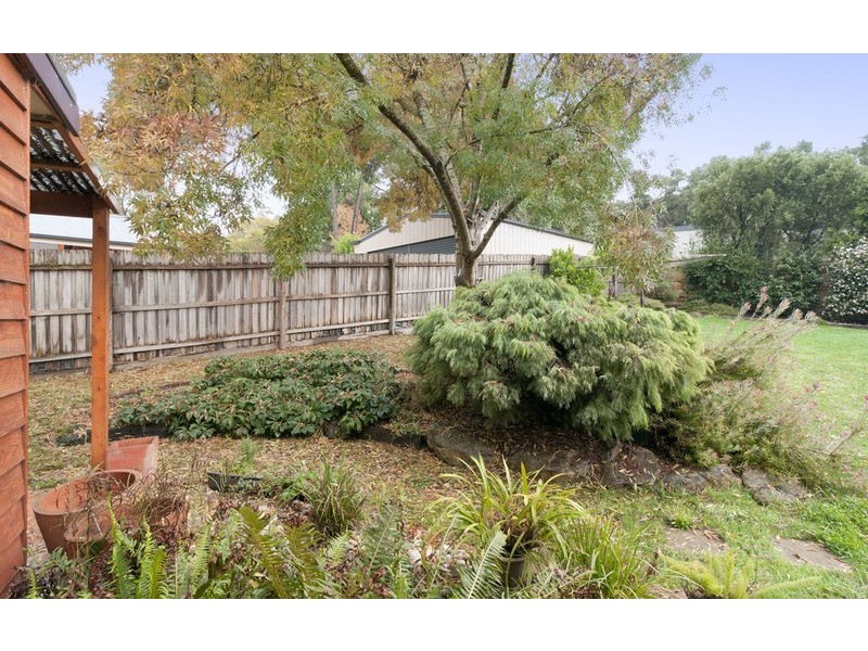 9 Stewart Avenue, Wandin North VIC 3139