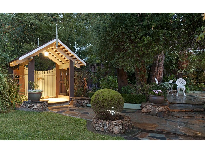 93 Pine Road, Mooroolbark VIC 3138