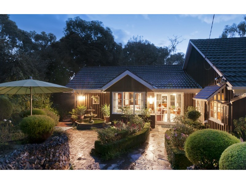 93 Pine Road, Mooroolbark VIC 3138