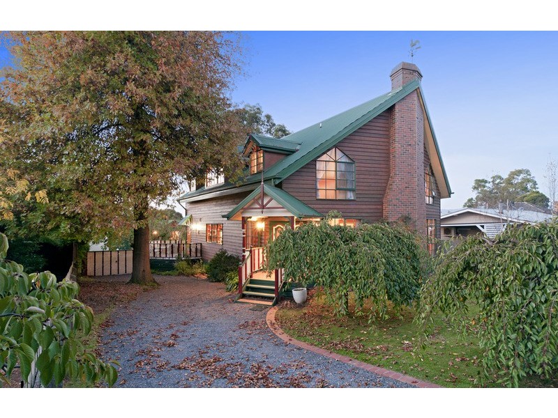 5 View Street, Wandin North VIC 3139