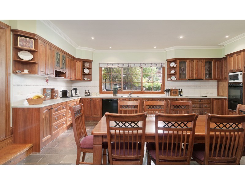 5 View Street, Wandin North VIC 3139