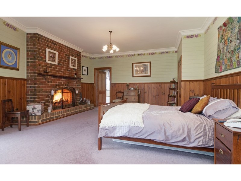 5 View Street, Wandin North VIC 3139