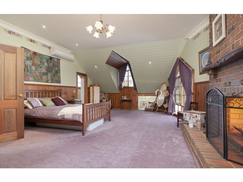 5 View Street, Wandin North VIC 3139