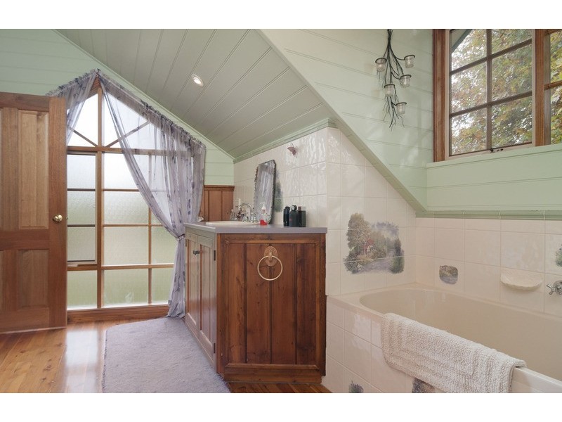 5 View Street, Wandin North VIC 3139