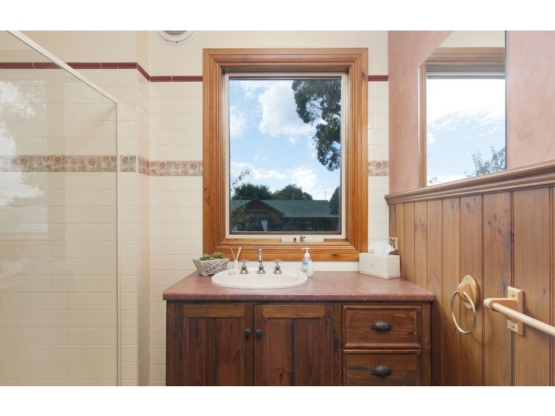 5 View Street, Wandin North VIC 3139