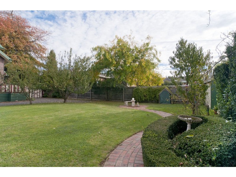 5 View Street, Wandin North VIC 3139