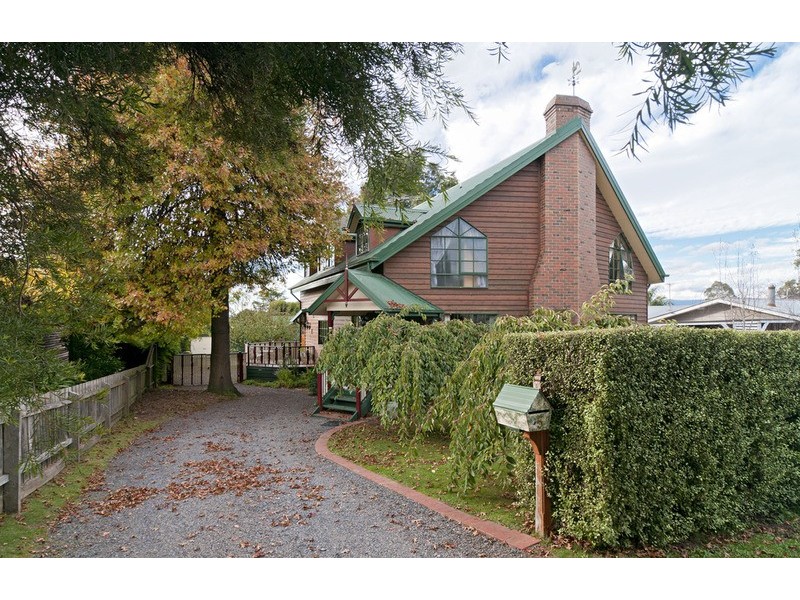 5 View Street, Wandin North VIC 3139