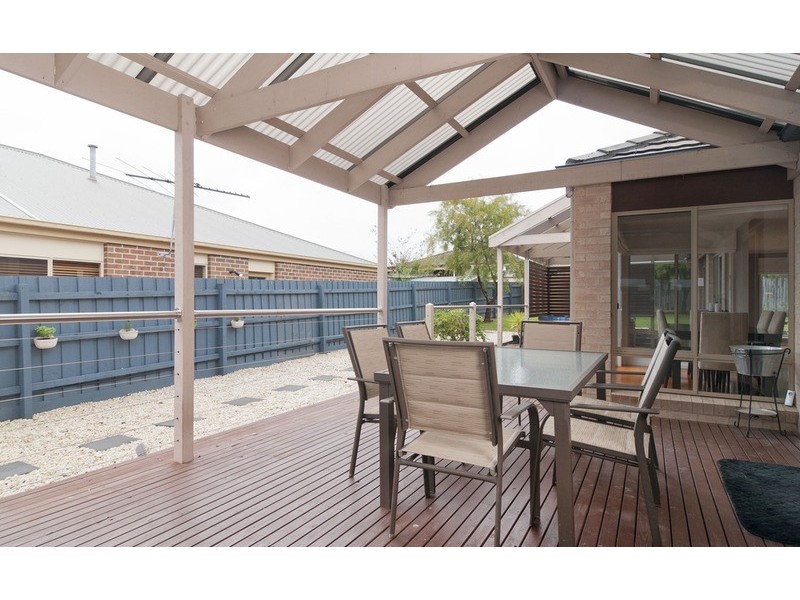 47 Freshfield Avenue, Mooroolbark VIC 3138