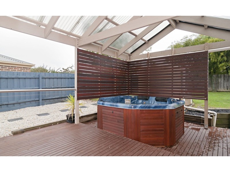 47 Freshfield Avenue, Mooroolbark VIC 3138