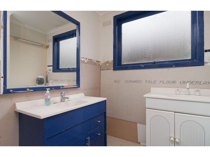 62 Lyons Road, Croydon North VIC 3136