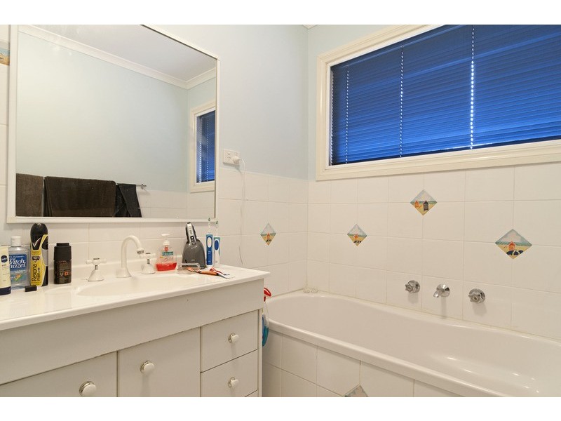 2/137 Switchback Road, Chirnside Park VIC 3116