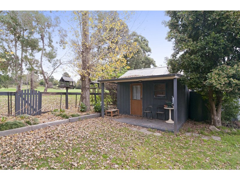 2/137 Switchback Road, Chirnside Park VIC 3116