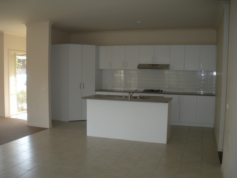 4/8-10 Wordsworth  Street, Mooroolbark VIC 3138