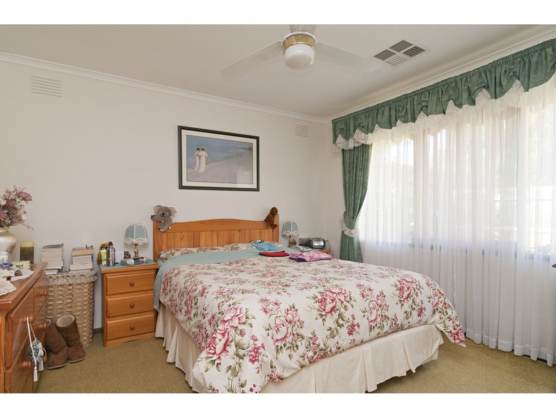 2 Chaparral Court, Mooroolbark VIC 3138
