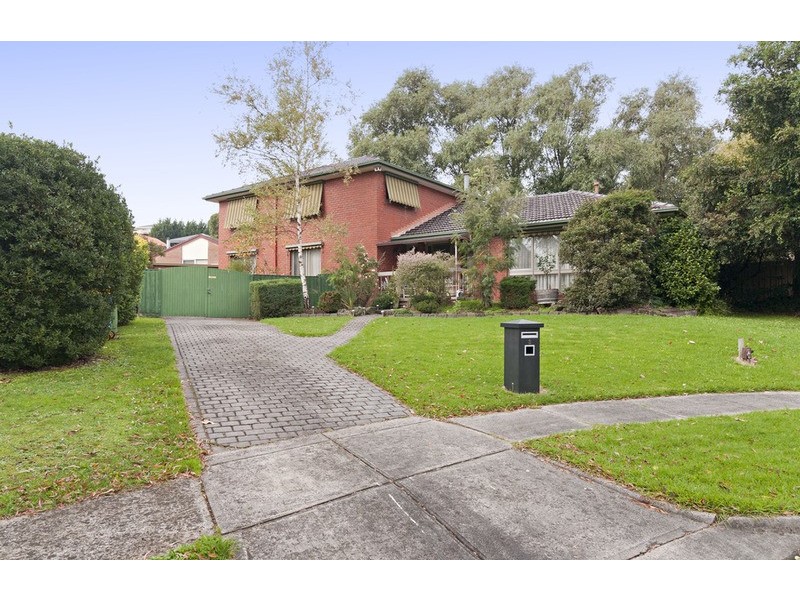 3 Chaparral Court, Mooroolbark VIC 3138