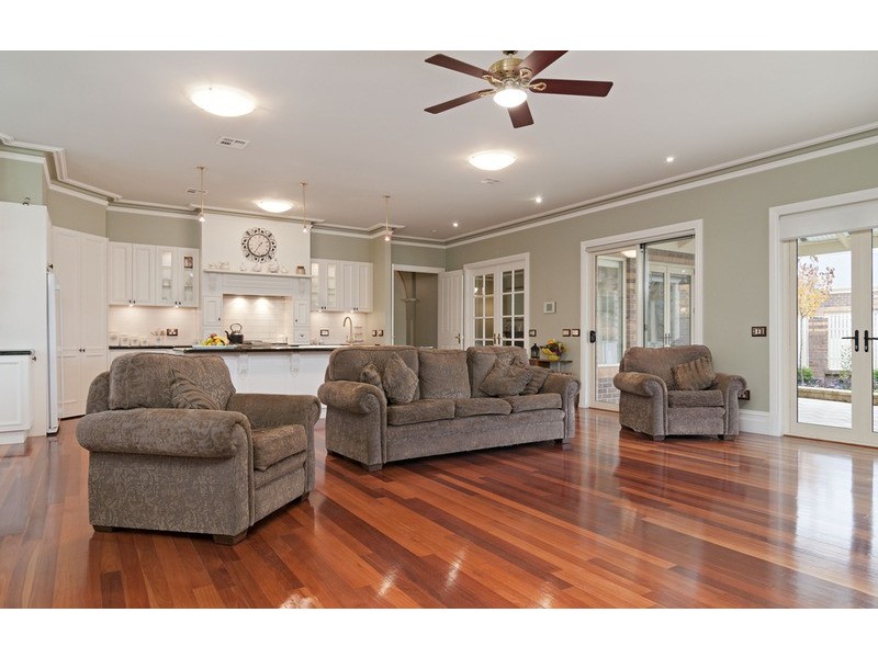 10 Bellbird Drive, Lilydale VIC 3140