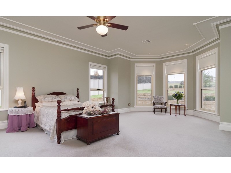 10 Bellbird Drive, Lilydale VIC 3140