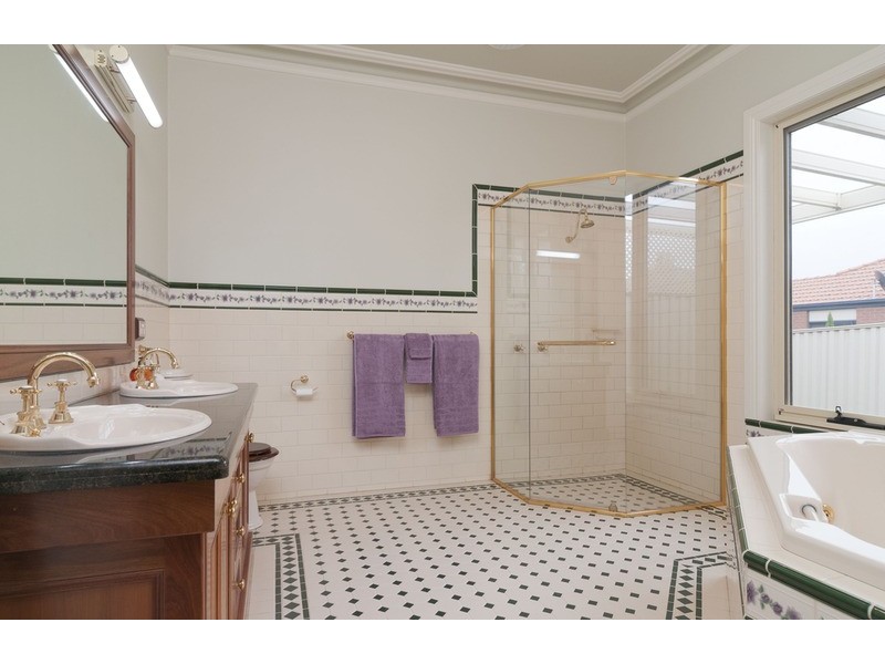 10 Bellbird Drive, Lilydale VIC 3140