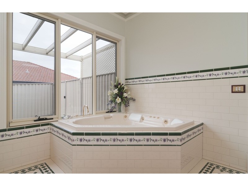 10 Bellbird Drive, Lilydale VIC 3140