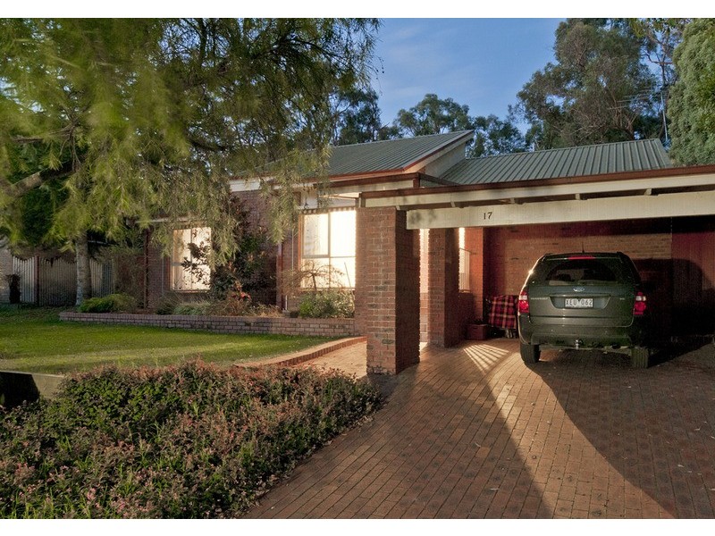 17 Graneby Rise, Mount Evelyn VIC 3796