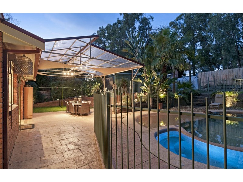 17 Graneby Rise, Mount Evelyn VIC 3796