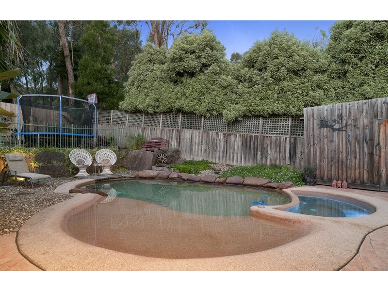 17 Graneby Rise, Mount Evelyn VIC 3796