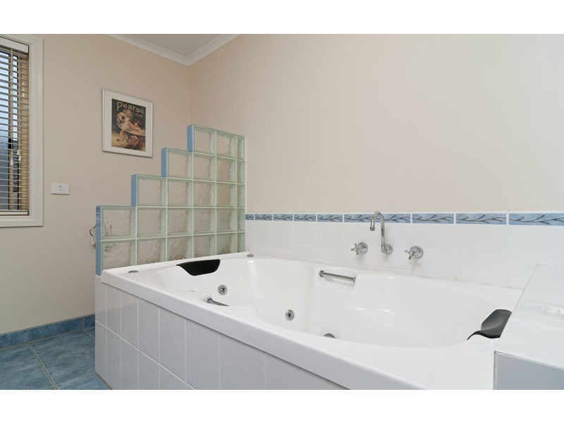 47 Baker Road, Bayswater North VIC 3153