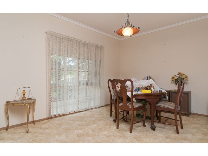 13 Greenbank Drive, Mooroolbark VIC 3138