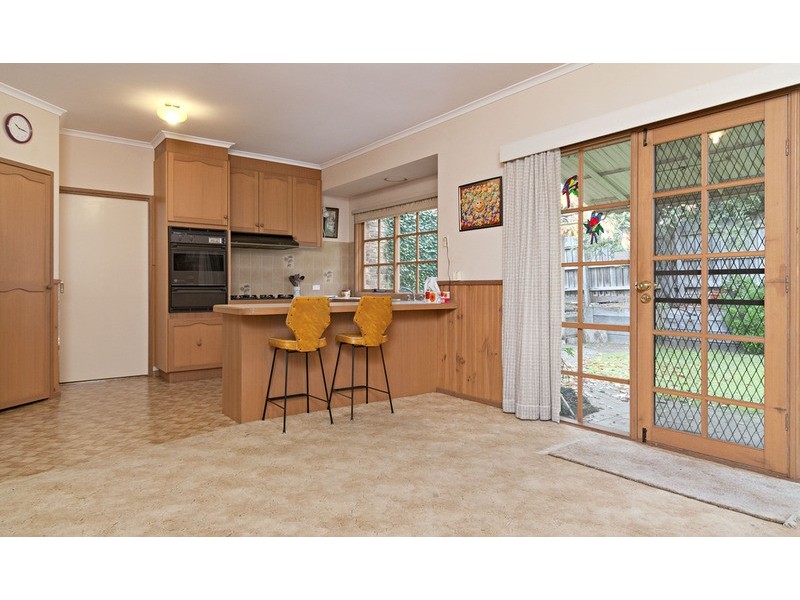 13 Greenbank Drive, Mooroolbark VIC 3138
