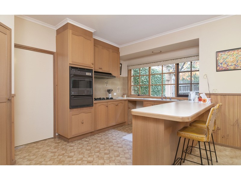 13 Greenbank Drive, Mooroolbark VIC 3138
