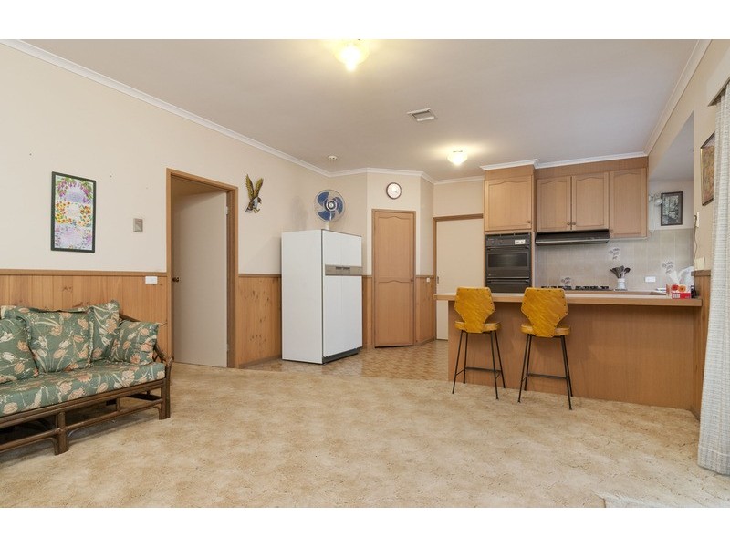 13 Greenbank Drive, Mooroolbark VIC 3138