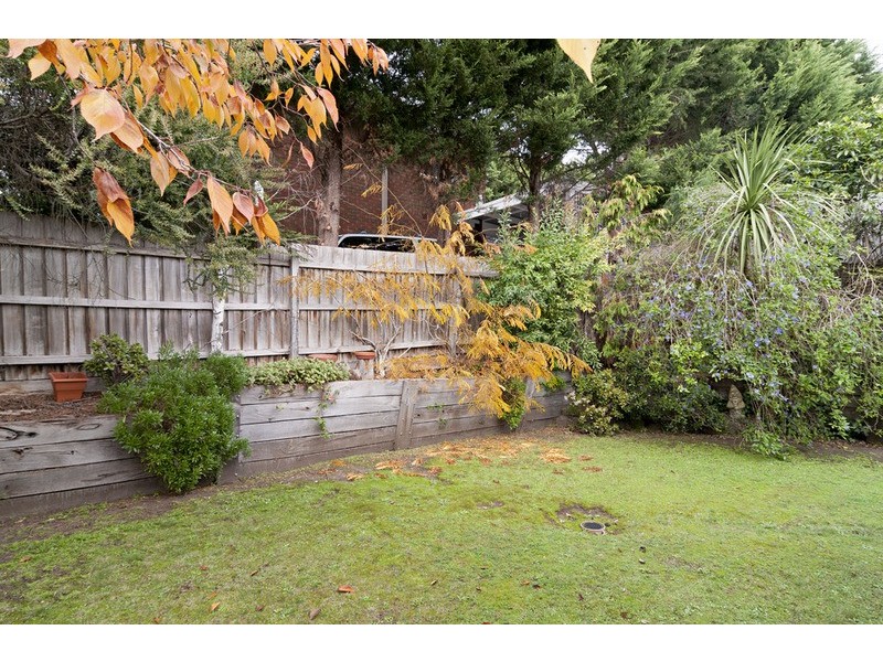 13 Greenbank Drive, Mooroolbark VIC 3138