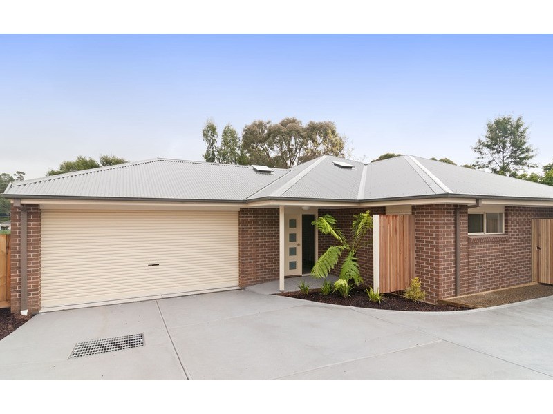43a Greenslopes Drive, Mooroolbark VIC 3138