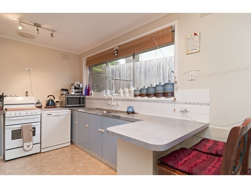 13 Shirley Street, Mooroolbark VIC 3138