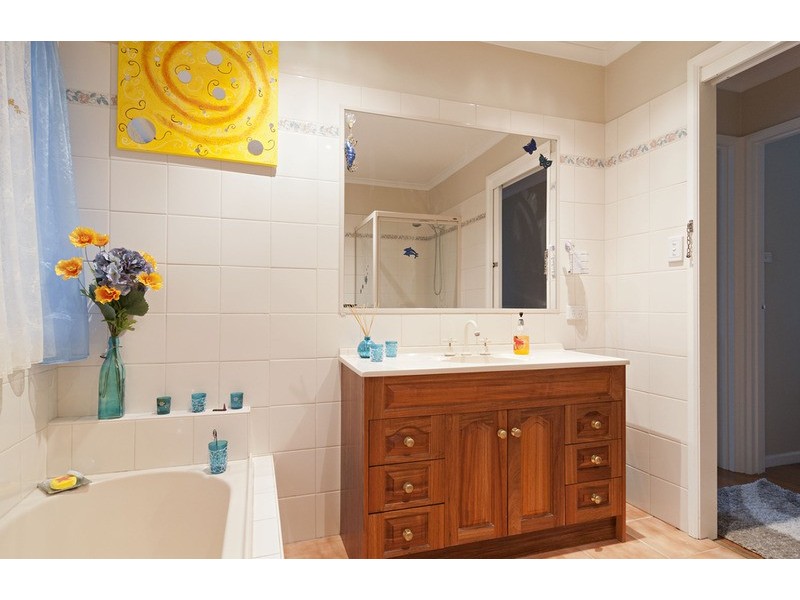 13 Shirley Street, Mooroolbark VIC 3138